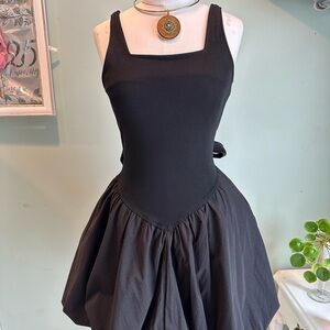 Black Sleeveless Dress